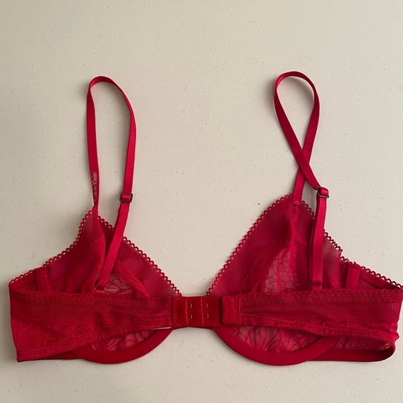 Calvin Klein Underwear Red Lace Soft Cup Bra - Picture 2 of 7